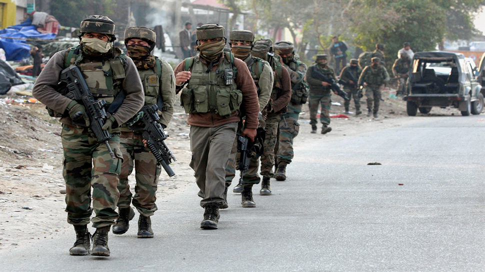 श्रीनगर: करन नगर में करीब 26 घंटे बाद भी आतंकियों से एनकाउंटर जारी