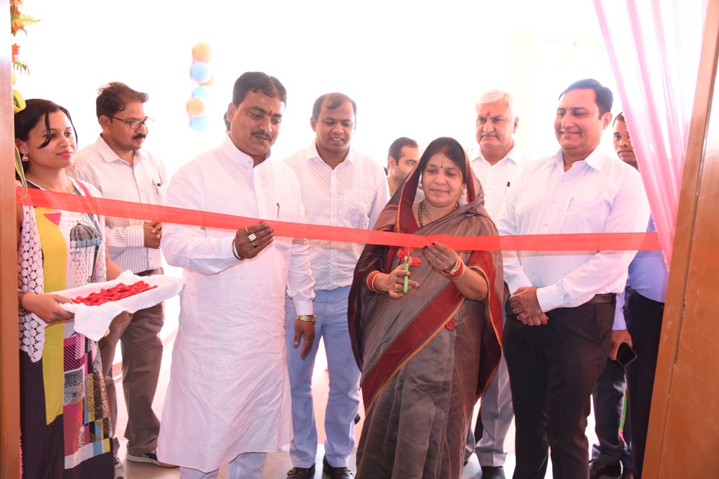 समाज कल्याण मंत्री श्रीमती रमशीला साहू ने राज्य स्तरीय संसाधन और पुनर्वास केन्द्र के नवीन भवन का माना में किया लोकार्पण