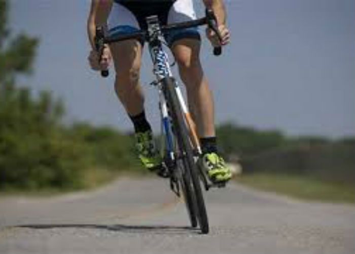 वेदांगी कुलकर्णी ने साइकिल से दुनिया का सबसे तेज चक्कर लगाया