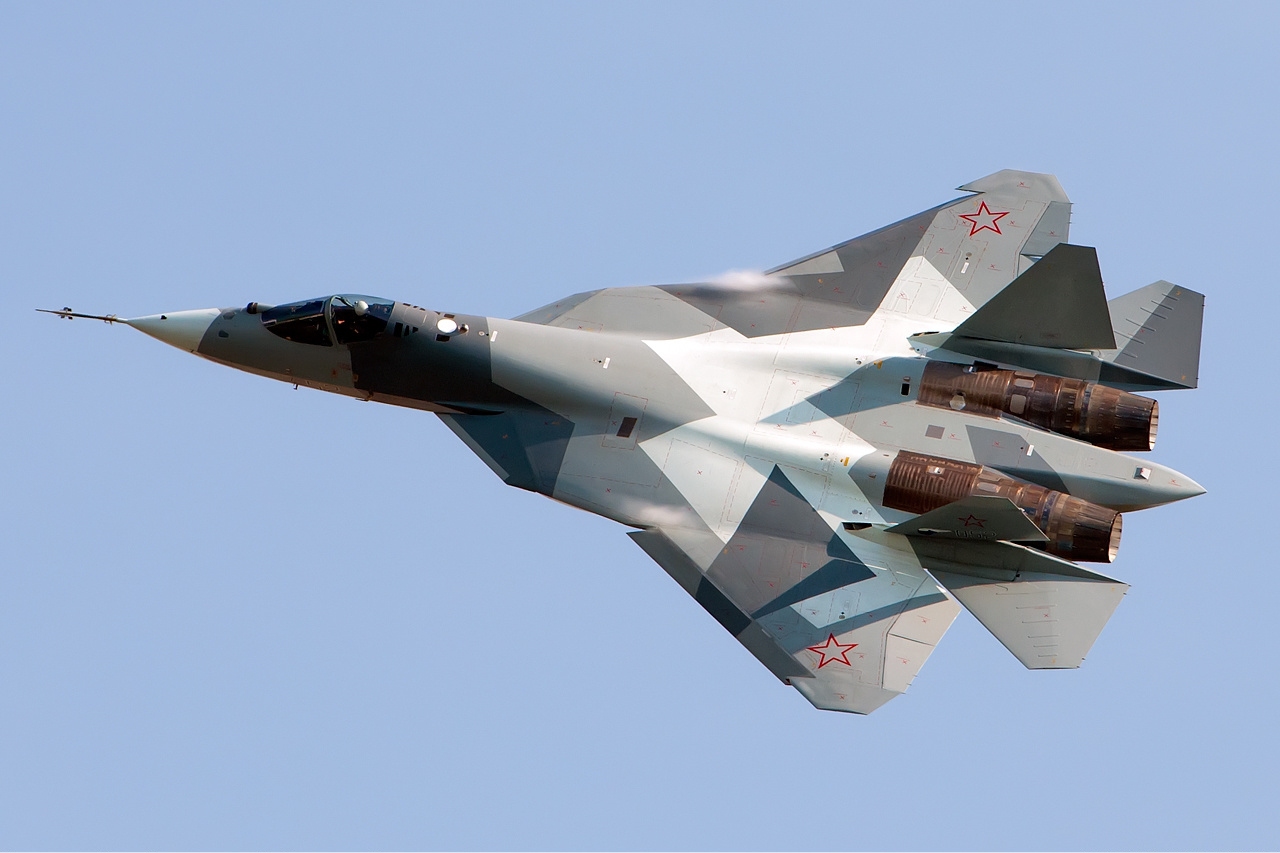रूस के दो लड़ाकू विमानों की आपस में टक्कर, पायलट लापता