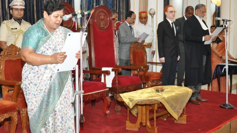 सुश्री अनुसुईया उइके ने छत्तीसगढ़ के राज्यपाल पद की ली शपथ, मुख्यमंत्री भूपेश बघेल ने दी बधाई