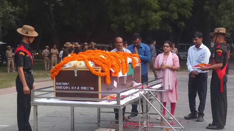 कश्मीर में शहीद हुए जवान गामिल कुमार श्रेष्ठ का वाराणसी में हुआ अंतिम संस्कार