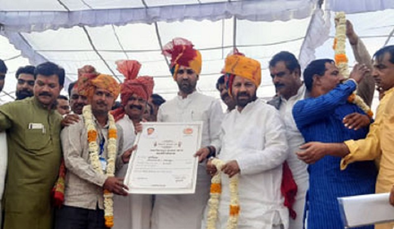 मंत्री  सचिन यादव ने खाचरौद में 3195 किसानों को सौंपे 21 करोड़ के ऋण माफी प्रमाण-पत्र