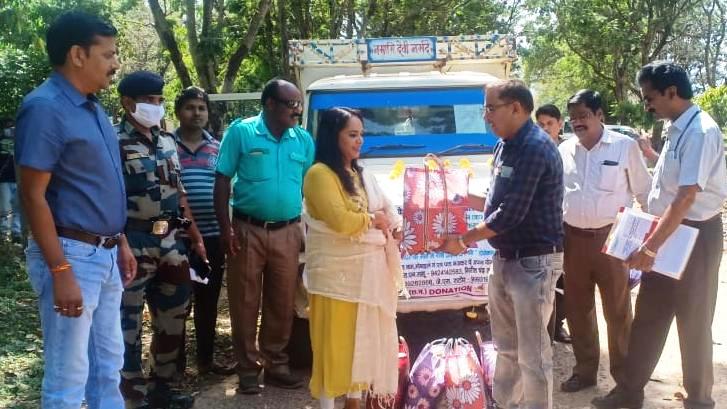 ‘डोनेशन ऑन व्हील्स अभियान‘: जरूरतमंदों के घरों में पहुंचाई जा रही है राशन सामग्री