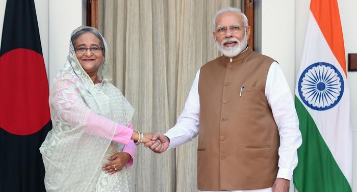 प्रधानमंत्री और बांग्‍लादेश की प्रधानमंत्री महामहिम शेख हसीना के बीच टेलीफोन पर बातचीत