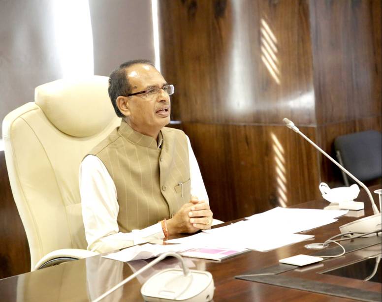 मुख्यमंत्री शिवराज ने प्रदेश की उद्योगों की स्थिति की समीक्षा