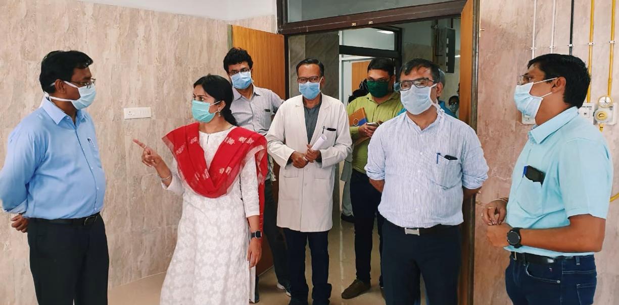 दुर्ग और राजनांदगांव के कोविड-19 अस्पताल का वरिष्ठ अधिकारियों ने किया निरीक्षण