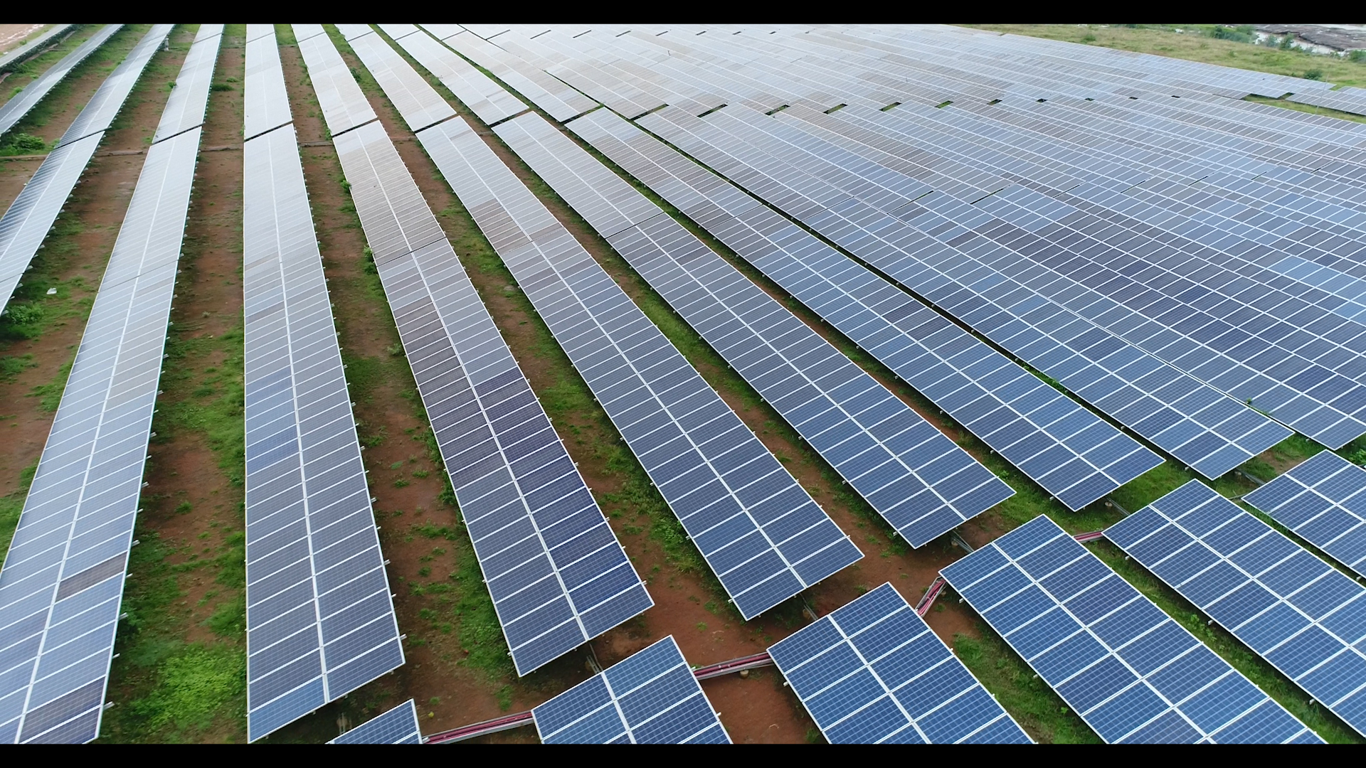 प्रधानमंत्री नरेन्द्र मोदी ने रीवा की मेगा सौर ऊर्जा परियोजना राष्ट्र को समर्पित की