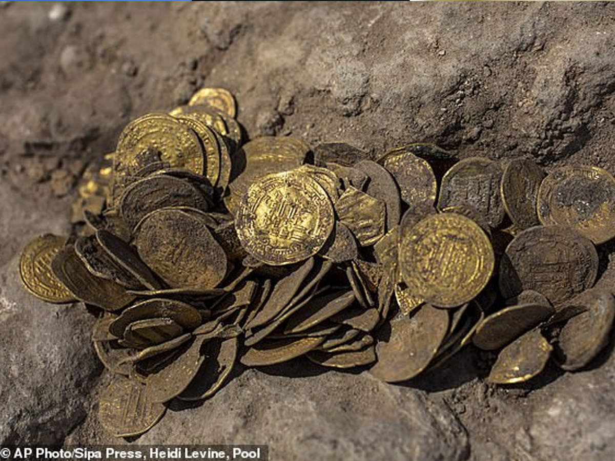 इजरायल: खुदाई में निकला खजाना, 1100 साल पुराने सोने के सिक्के मिले