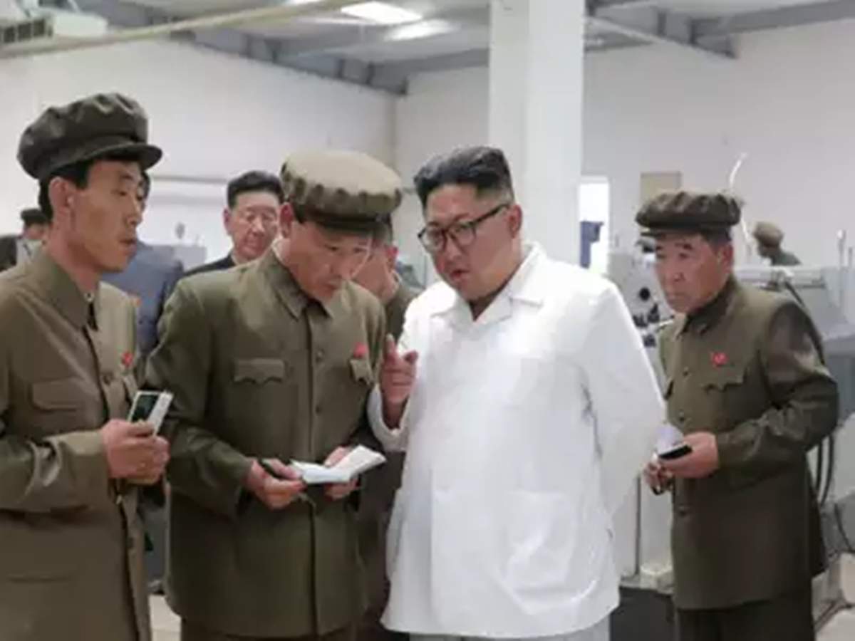 ट्रंप ने खोला Kim Jong Un का 'राज', बोले- छाती पर बैठकर काटा था फूफा का सिर