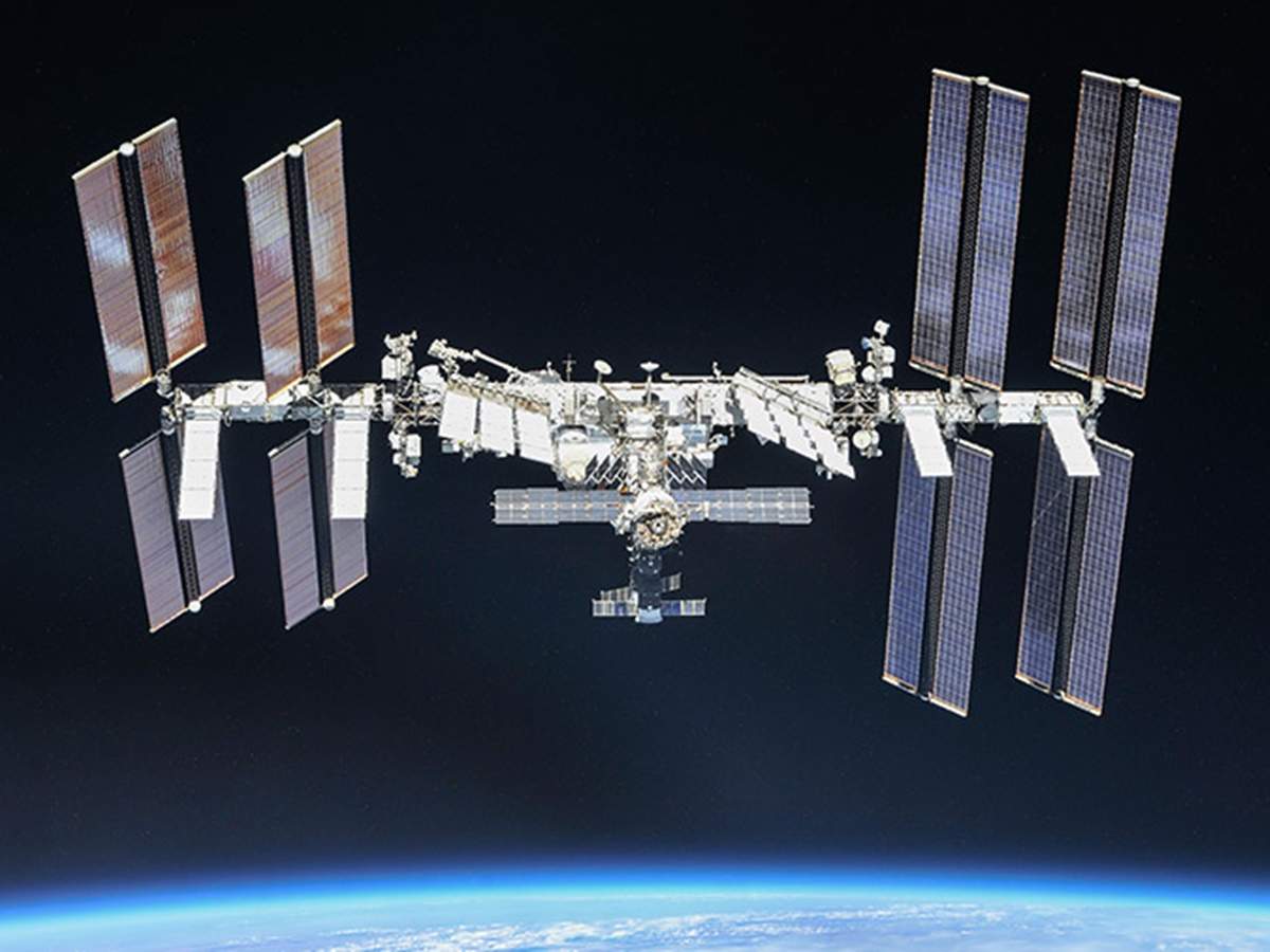इंटरनेशनल स्पेस स्टेशन से लीक हुई एयर, क्या खतरे में अंतरिक्षयात्रियों की जान?