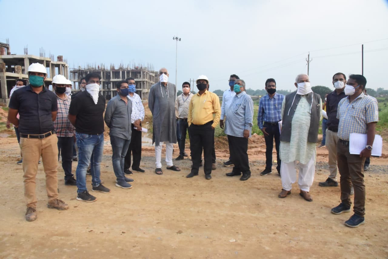 अम्बिकापुर : स्वास्थ्य मंत्री ने किया निर्माणाधीन मेडिकल कॉलेज भवन निरीक्षण : निर्माण कार्य में तेजी लाकर समय पर पूर्ण कराने के निर्देश