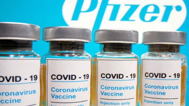 'हैंगओवर' जैसा था Pfizer की कोरोना वैक्सीन का असर, सिरदर्द और बुखार भी