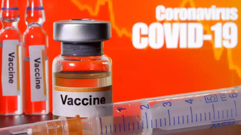कोरोना: सवालों के घेरे में आया ऑक्‍सफर्ड का टीका, फिर ट्रायल कराएगी एस्ट्राजेनेका