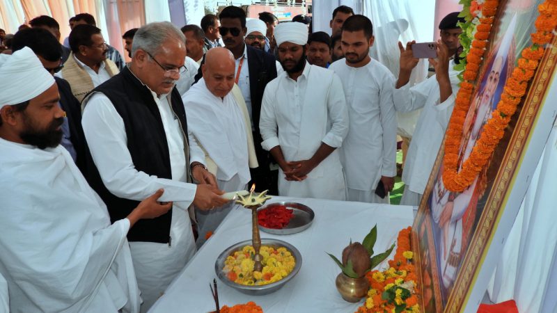 कबीर की प्रासंगिकता हर युग में: मुख्यमंत्री भूपेश बघेल :नवा रायपुर में होगी कबीर शोध संस्थान की स्थापना 