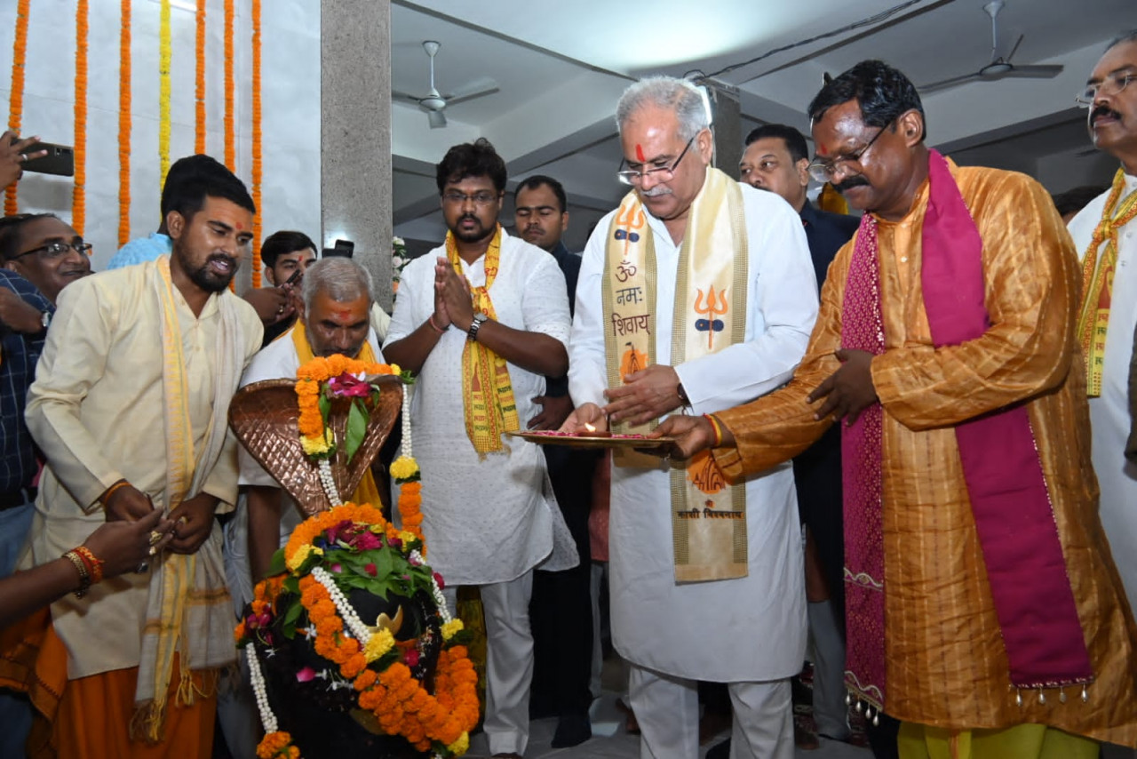 मुख्यमंत्री शिवशक्ति मन्दिर प्राण प्रतिष्ठा समारोह में हुए शामिल