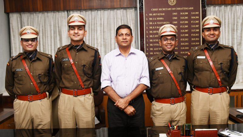 मुख्य सचिव से भारतीय पुलिस सेवा के परिवीक्षाधीन अधिकारियों ने की सौजन्य मुलाकात