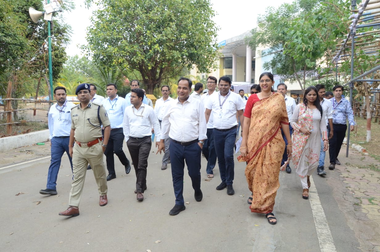 मुख्य निर्वाचन पदाधिकारी रीना बाबा साहेब कंगाले ने रायपुर जिले के मतगणना की तैयारियों का लिया जायजा, किया निरीक्षण