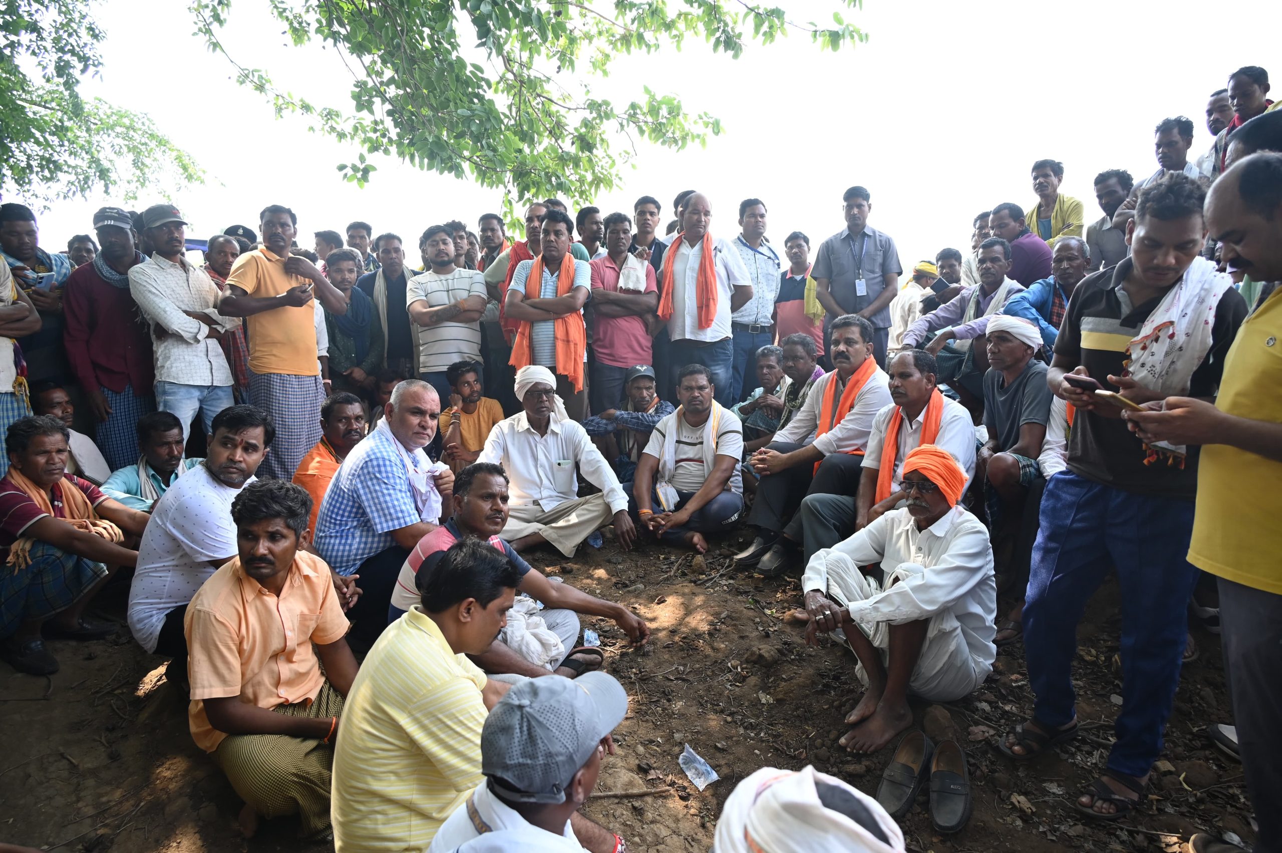 उप-मुख्यमंत्री विजय शर्मा सड़क दुर्घटना में मृतकों के अंतिम संस्कार में हुए शामिल