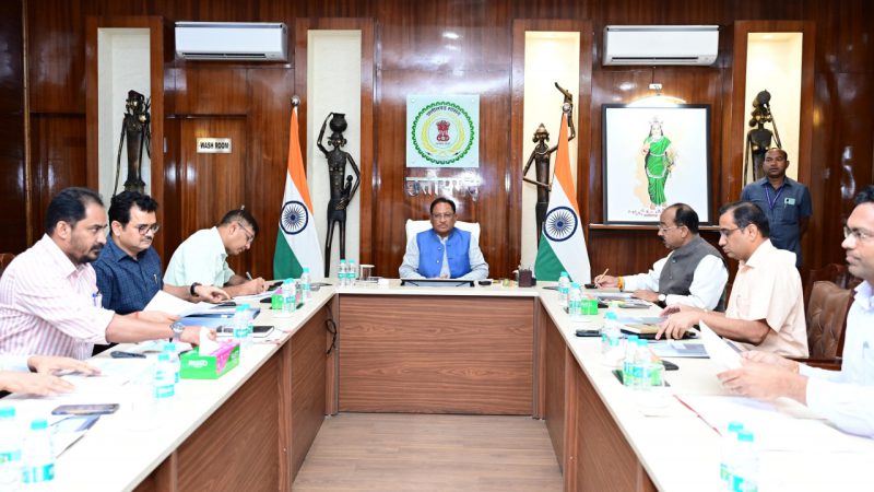 सुशासन और योजनाओं के प्रभावी क्रियान्वयन के लिए मुख्यमंत्री की समीक्षा बैठकों का दौर जारी, पीएचई के कार्यों की हुई समीक्षा