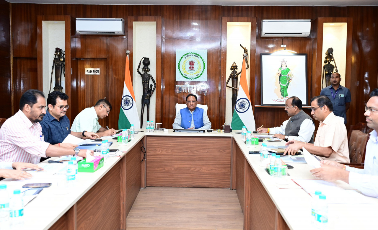 सुशासन और योजनाओं के प्रभावी क्रियान्वयन के लिए मुख्यमंत्री की समीक्षा बैठकों का दौर जारी, पीएचई के कार्यों की हुई समीक्षा