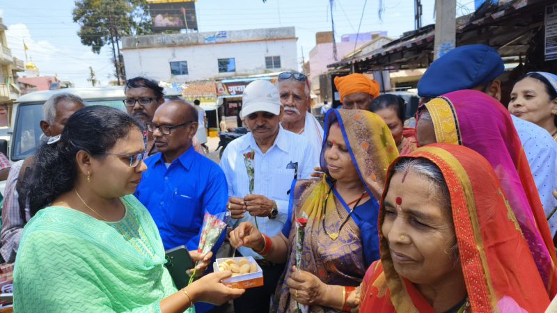 श्री रामलला दर्शन के लिए जीपीएम जिले से 49 तीर्थ यात्रियों के दल अयोध्या के लिए रवाना