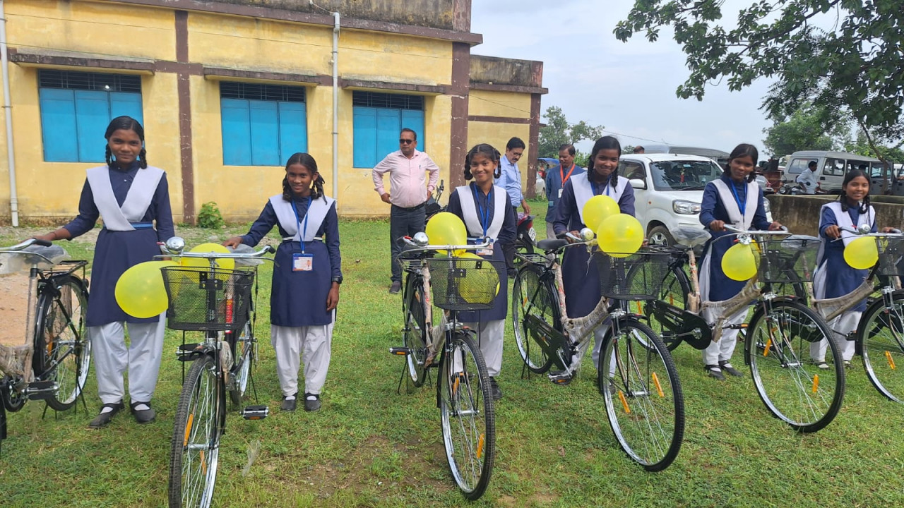 सरस्वती साइकिल योजना छात्राओं के लिए बनी वरदान