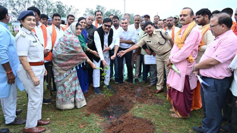 खाद्य मंत्री ने बघेल ने बेमेतरा किया शासकीय कार्यालय का शुभारंभ