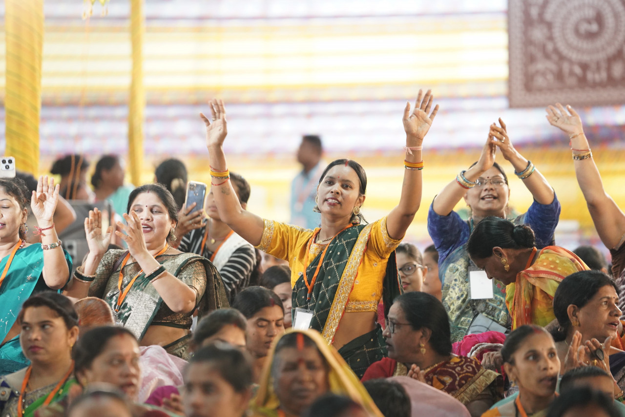 मुख्यमंत्री निवास में आयोजित तीजा पोला तिहार के अवसर पर रंगारंग सांस्कृतिक कार्यक्रमों की प्रस्तुति हो रही है