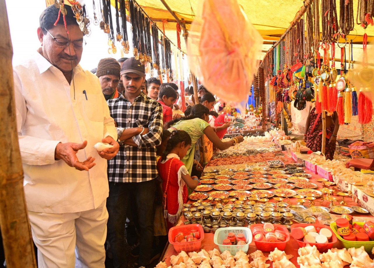 धार्मिक और ऐतिहासिक महत्व के धरोहरों को सहेजने का काम कर रही है हमारी सरकार : मंत्री दयालदास बघेल