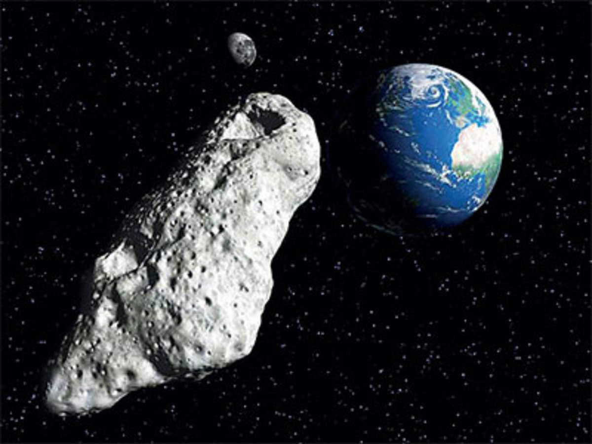 चांद और धरती के बीच से गुजरेगा Asteroid, 10 साल तक कोई नहीं आएगा इतने करीब