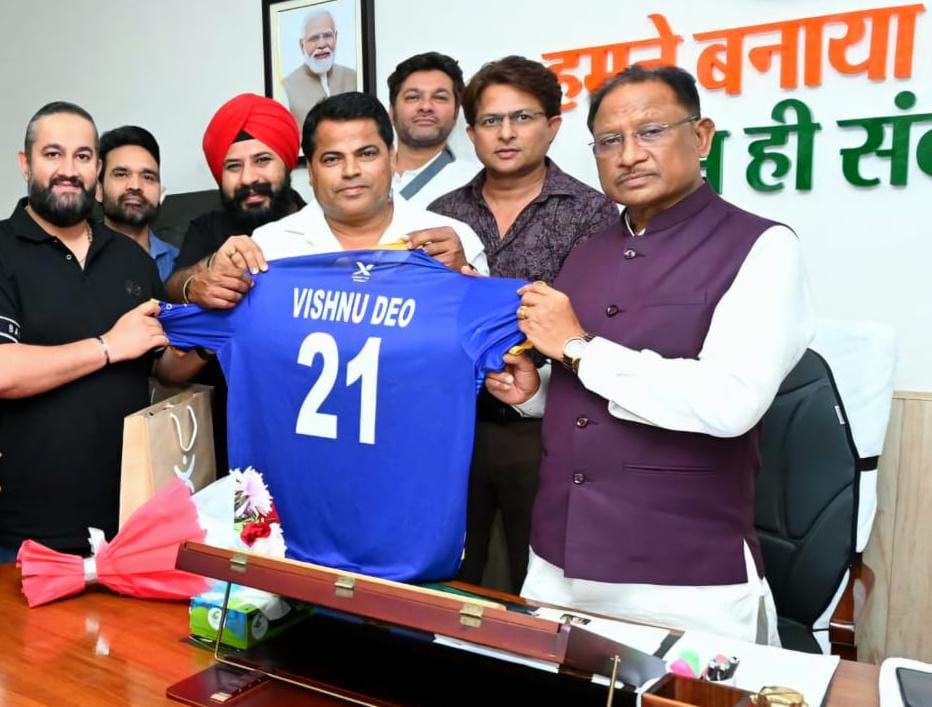 मुख्यमंत्री विष्णुदेव साय से मिली लीजेन्ड 90 की आयोजन समिति