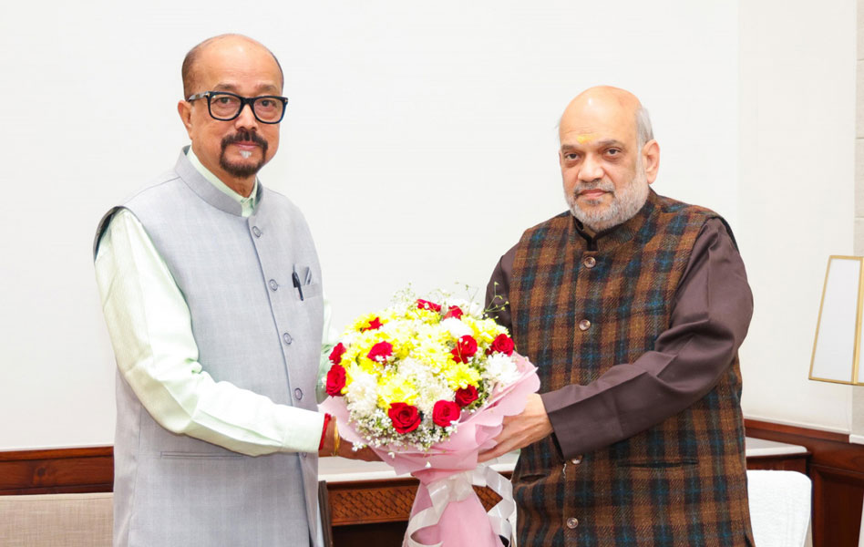केंद्रीय गृह मंत्री शाह से राज्यपाल डेका ने सौजन्य भेंट की