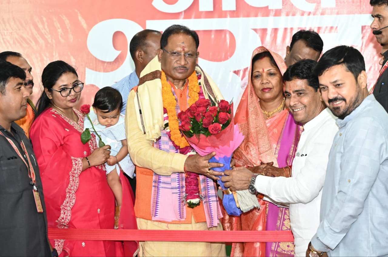 मुख्यमंत्री विष्णु देव साय को मिली जन-जन की शुभकामनाएं, जन्मदिन पर मुख्यमंत्री निवास बना उल्लास का केंद्र