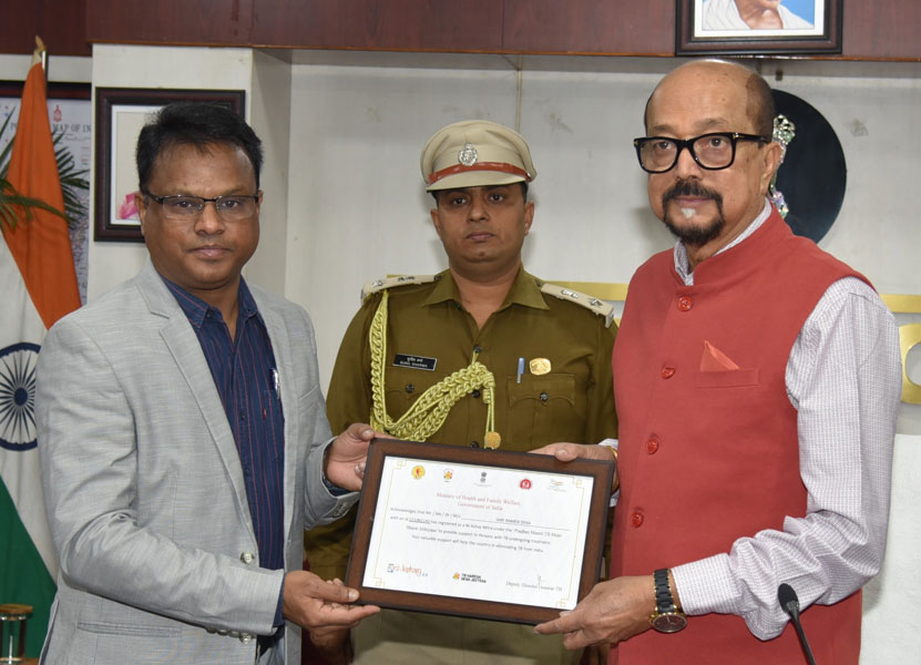 60 टी.बी मरीजों के लिए निःक्षय मित्र बने राज्यपाल डेका