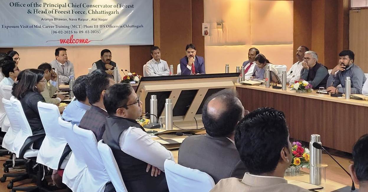 छत्तीसगढ़ में वन प्रबंधन की सर्वश्रेष्ठ प्रक्रियाओं का अध्ययन करने पहुंचा आईएफएस अधिकारियों का दल