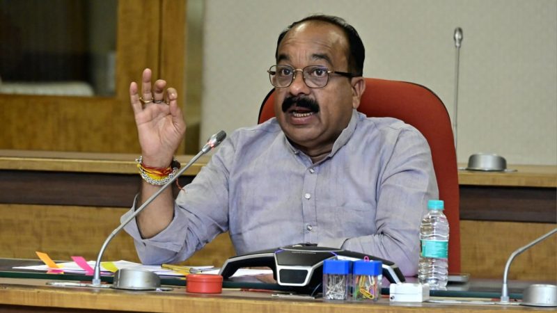 उप मुख्यमंत्री अरुण साव ने नगरीय निकायों के कार्यों की समीक्षा की