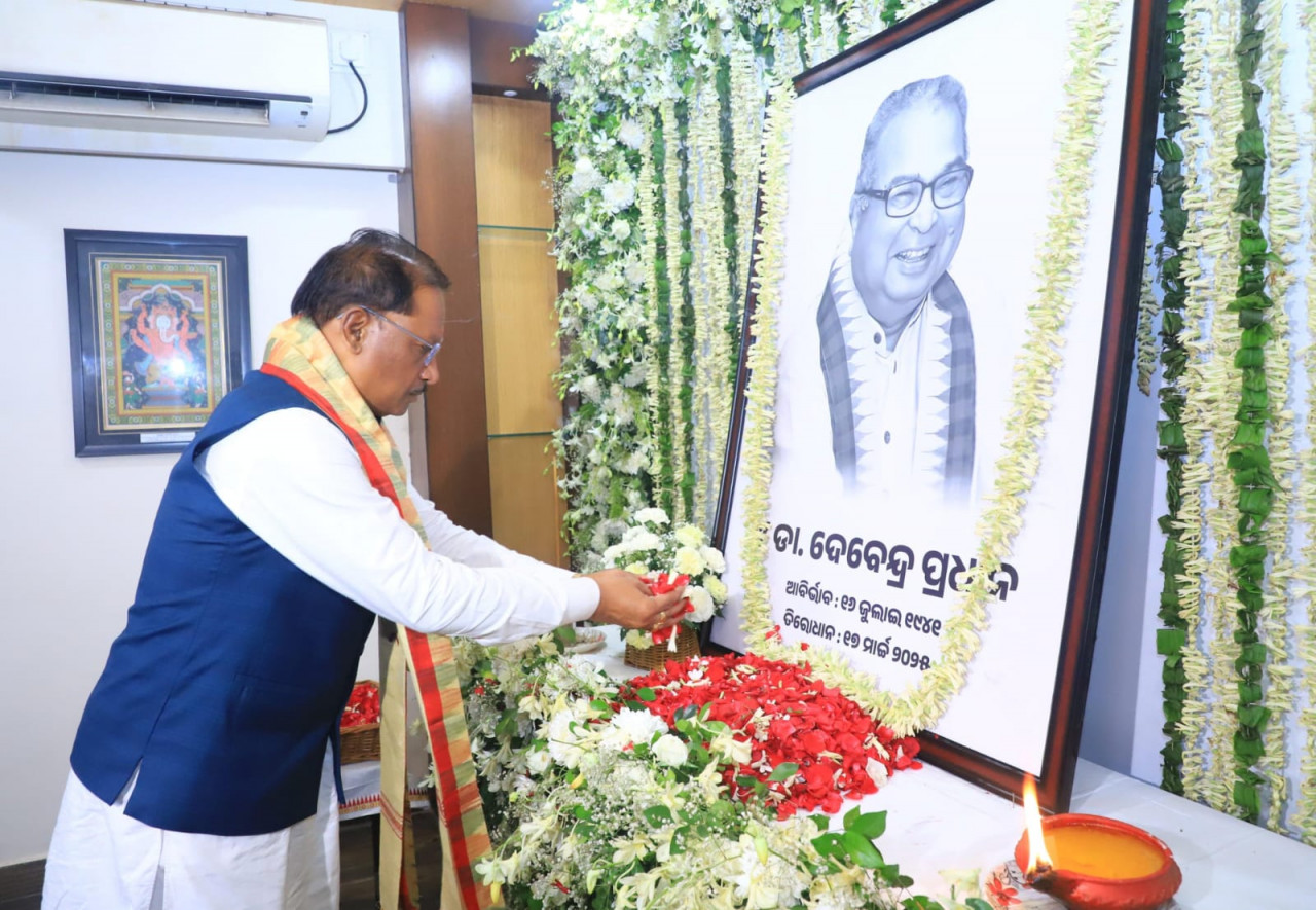 मुख्यमंत्री विष्णुदेव साय ने पूर्व केंद्रीय मंत्री स्व. देवेंद्र प्रधान को दी श्रद्धांजलि