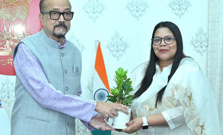 राज्यपाल डेका ने संयुक्त सचिव को भारतीय प्रशासनिक सेवा में पदोन्नत होने पर बधाई दी