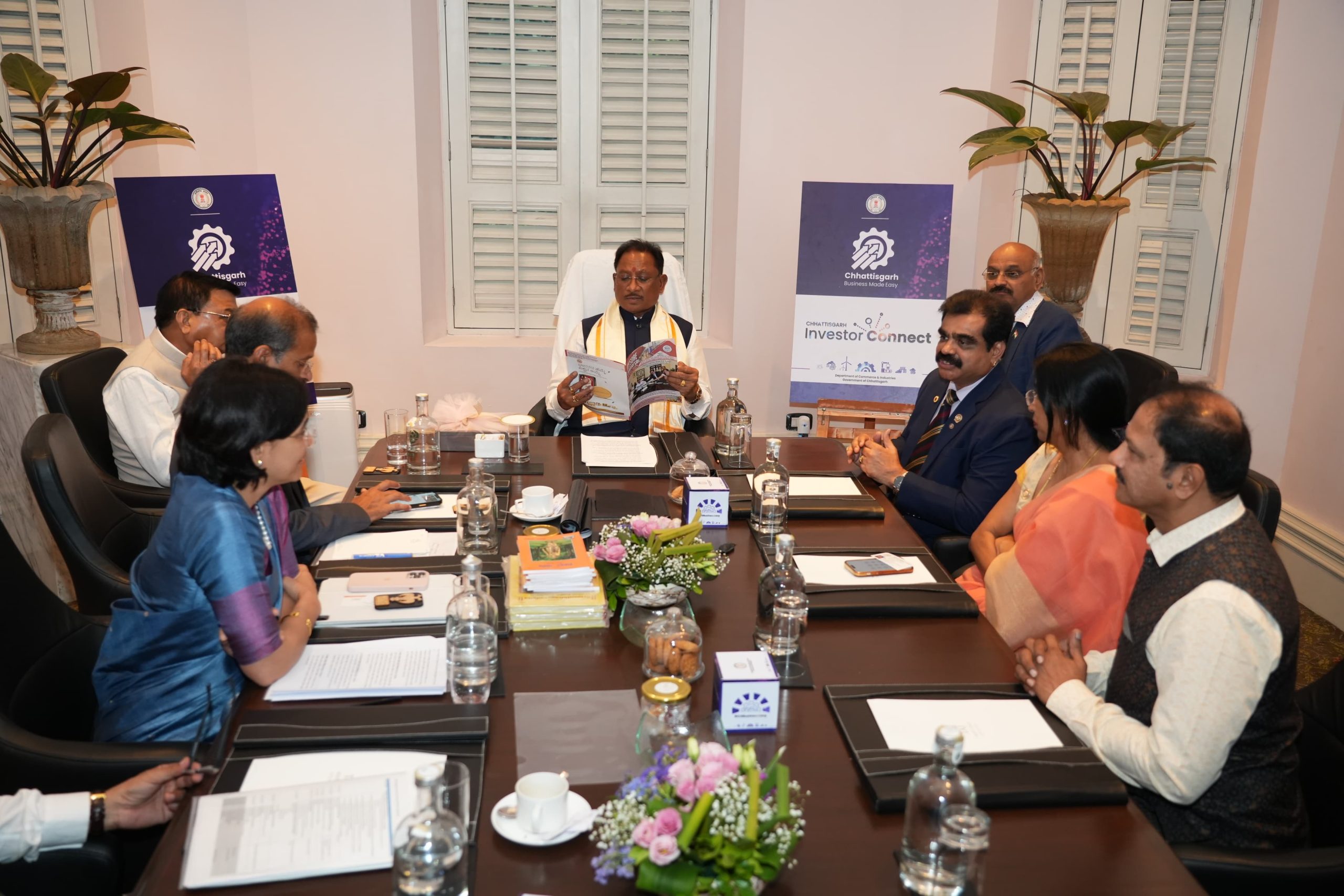 मुख्यमंत्री साय से कर्नाटक चेंबर ऑफ कॉमर्स के प्रतिनिधिमंडल से की मुलाकात