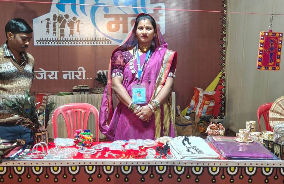 राज्य स्तरीय महिला मड़ई को लोगों का मिल रहा अच्छा प्रतिसाद