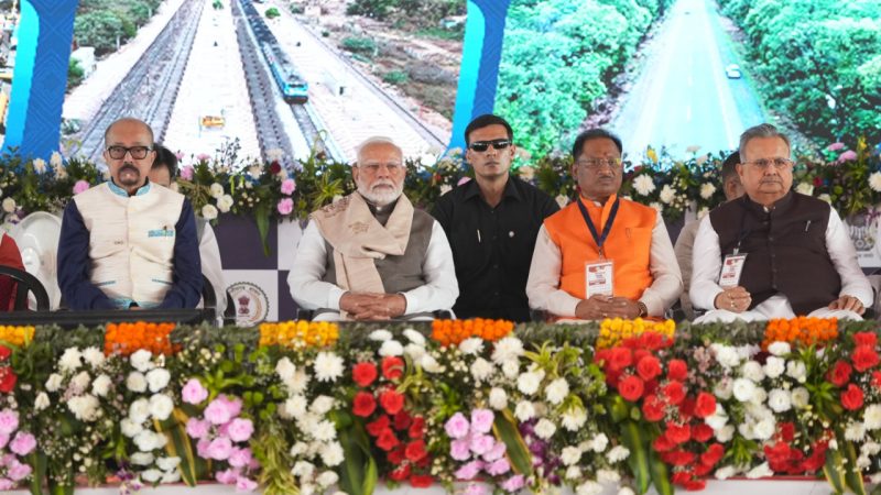 प्रधानमंत्री मोदी से मिली छत्तीसगढ़ को 33 हजार 700 करोड़ रुपए की विकास परियोजनाओं की सौगात : मुख्यमंत्री साय ने जताया आभार