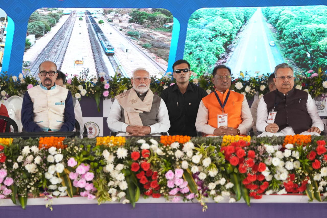 प्रधानमंत्री मोदी से मिली छत्तीसगढ़ को 33 हजार 700 करोड़ रुपए की विकास परियोजनाओं की सौगात : मुख्यमंत्री साय ने जताया आभार