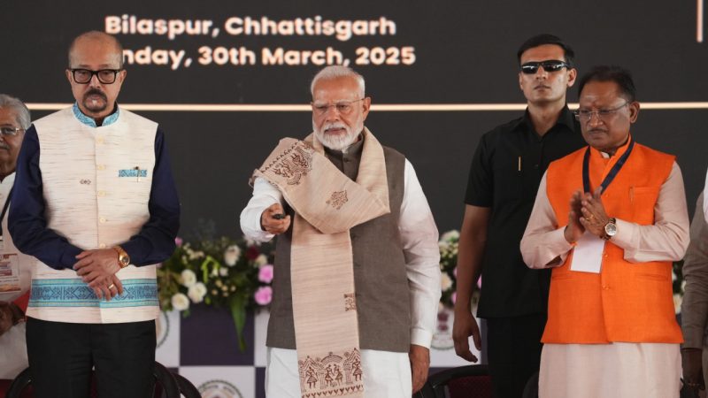 नया रायपुर : स्मार्ट सिटी से अब ‘स्मार्टली कनेक्टेड सिटी’ की ओर : प्रधानमंत्री नरेंद्र मोदी ने दी नया रायपुर को ऐतिहासिक रेल कनेक्टिविटी की सौगात