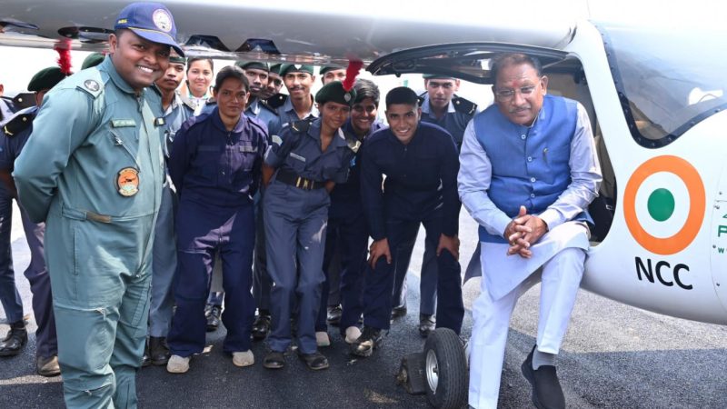 मुख्यमंत्री विष्णु देव साय ने जशपुर में विमान उड़ान प्रशिक्षण का शुभारंभ किया, एनसीसी कैडेट्स का बढ़ाया उत्साह