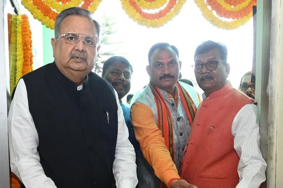 विधानसभा अध्यक्ष डॉ.रमन सिंह ने विधानसभा परिसर में तीन दिवसीय स्वास्थ्य परीक्षण शिविर का किया शुभारंभ