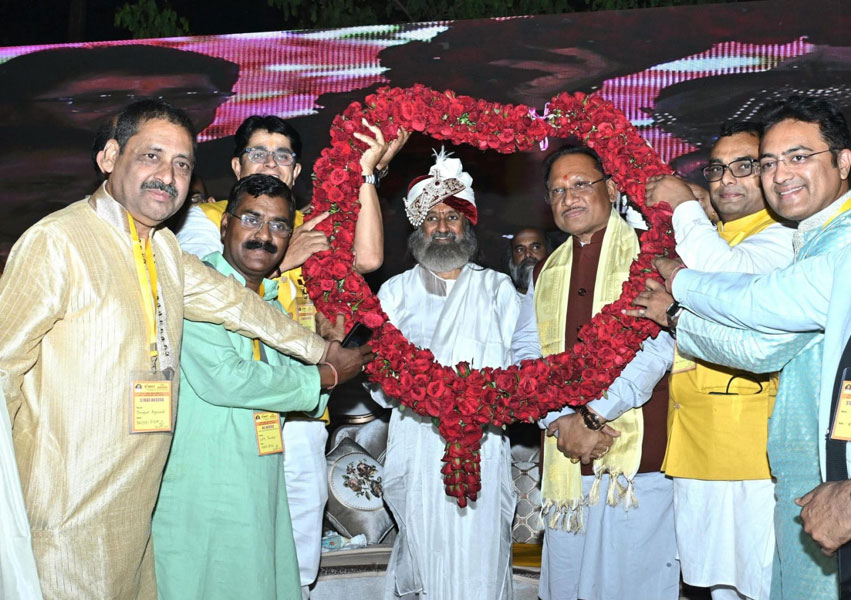 श्रीश्री रविशंकर और उनके संस्थान के परोपकार और मानवता के कल्याण के कार्यों को कभी भुलाया नहीं जा सकता : मुख्यमंत्री श्री विष्णु देव साय