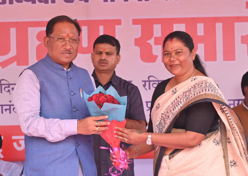 नगर पालिका परिषद जशपुर के नवनिर्वाचित अध्यक्ष और पार्षदों का शपथ ग्रहण समारोह सम्पन्न