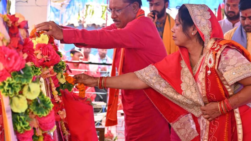 मुख्यमंत्री विष्णुदेव साय जशपुर जिले के टाटीडांड में सनातन समाज के अनुष्ठान में हुए शामिल, प्रदेशवासियों को दी होली की शुभकामनाएँ