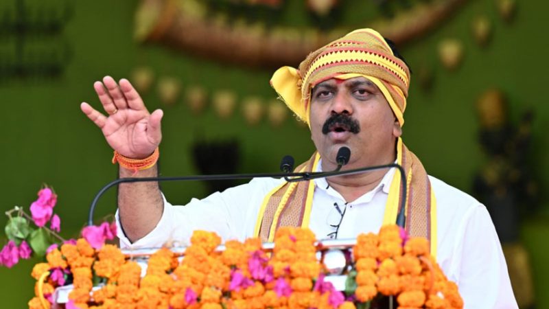 बस्तर की आत्मा है इसकी संस्कृति, आतंक से मुक्त पंचायतों को मिलेगा एक करोड़ का विकास पैकेज – उपमुख्यमंत्री विजय शर्मा